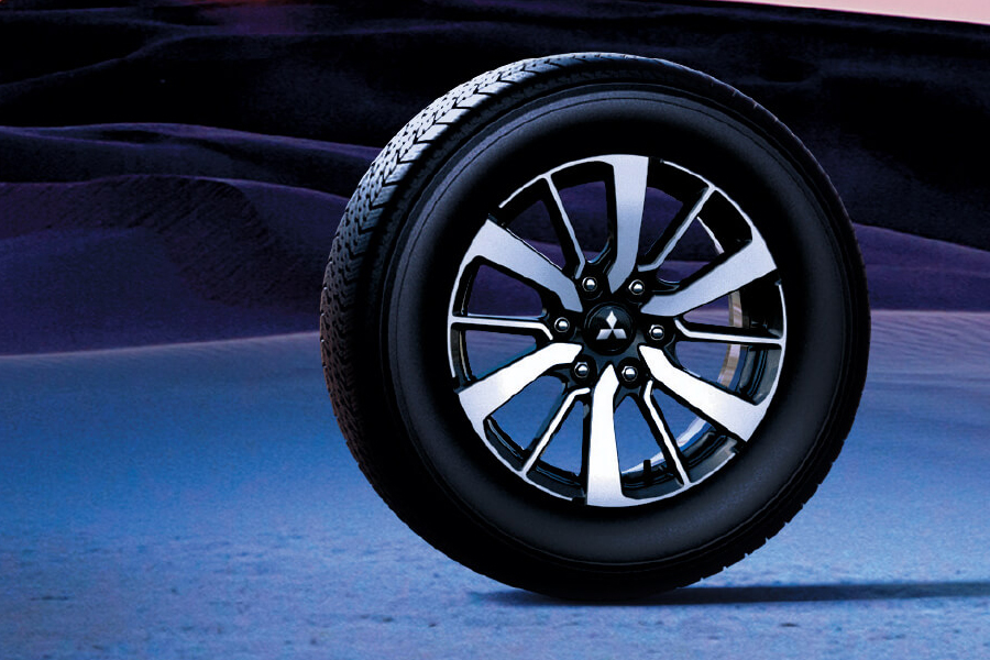 Ngoại thất Mitsubishi Pajero Sport - Hình 4 Ngoại thất Mitsubishi Pajero Sport - Hình 4