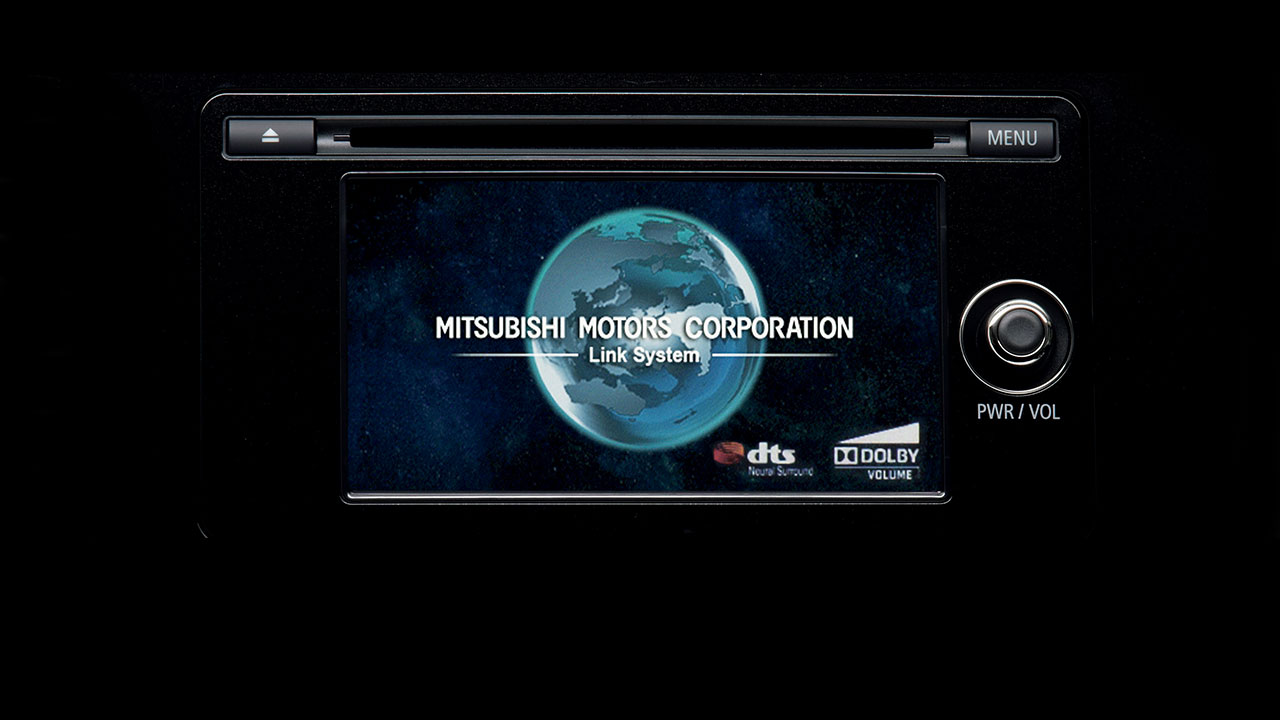 Hệ thống giải trí xe Mitsubishi Outlander 2.0 STD 2018